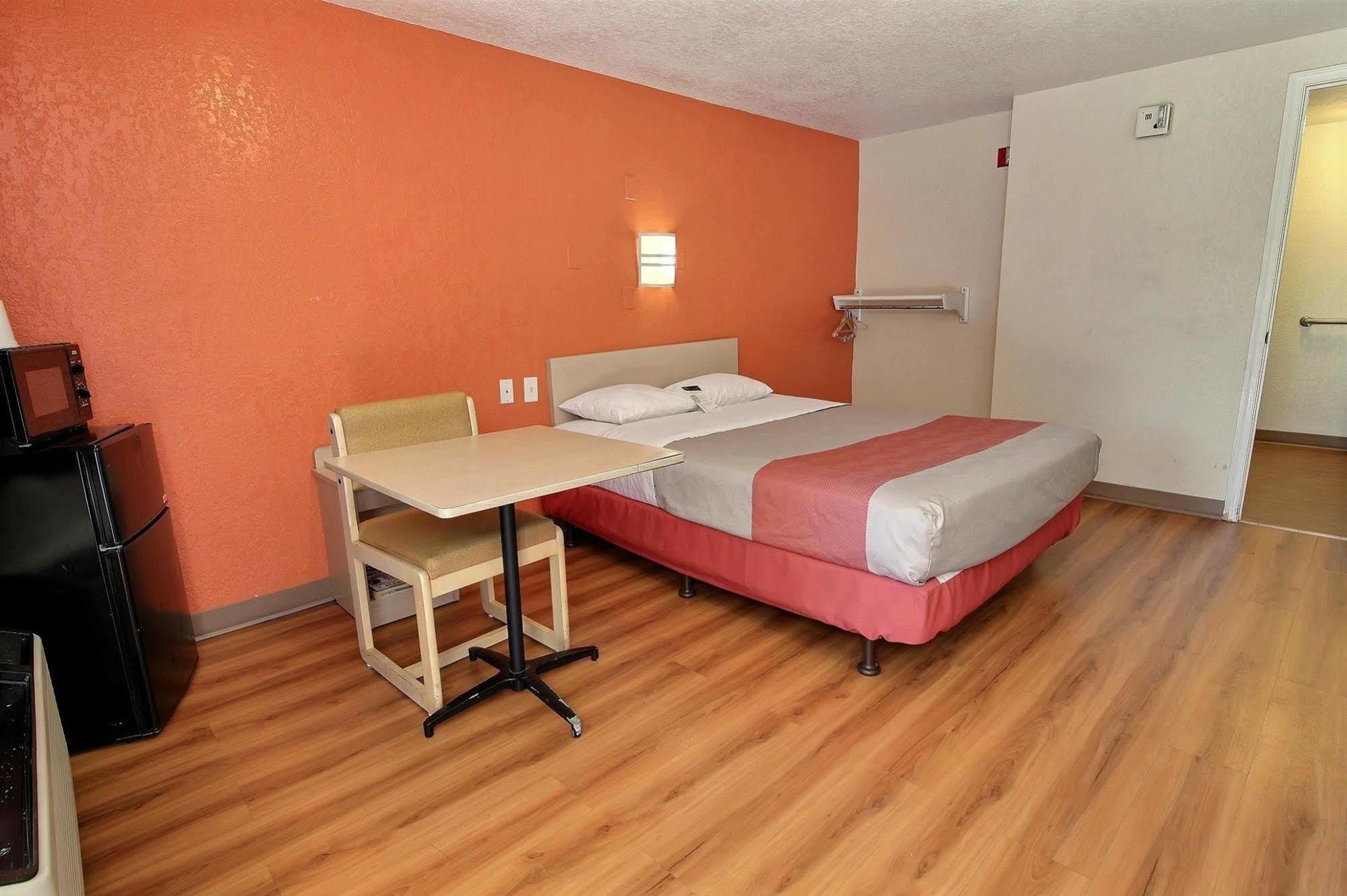Motel 6-Newport News, Va Esterno foto